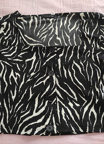 Trendyol & Milla Zebra desenli bluz