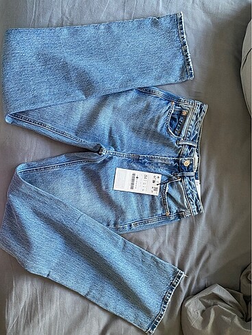 xs Beden mavi Renk stradivarius D98 etiketli