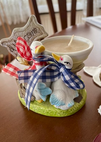 Beyaz ve renkli figürlü mumluk seti - Görsel 2