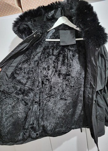 Kadın Siyah Peluş Kürklü Kış Montu - Görsel 4