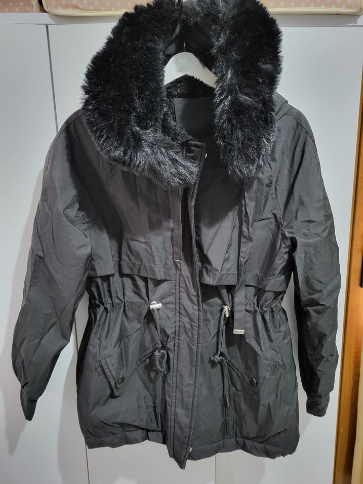 Kadın Siyah Peluş Kürklü Kış Montu - Görsel 5