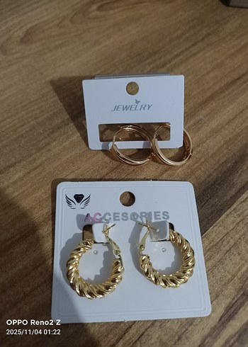 Altın Zincir Detaylı Mini Küpeler - Görsel 4