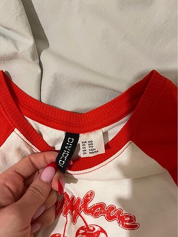 H&M y2k tshirt