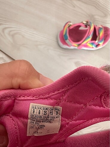 25 Beden pembe Renk Skechers sandalet