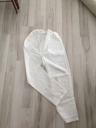 Beyaz yazlık keten pantolon