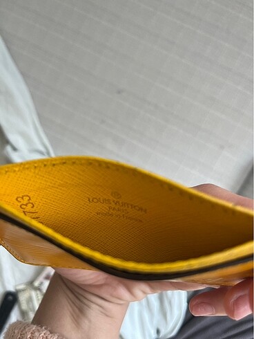 Beden Orijinal Louis Vuitton orijinal seri kodu mevcut