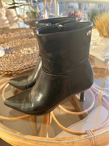 36 Beden siyah Renk Kısa bot #ninewest