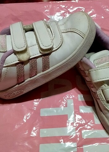 25 Beden beyaz Renk Adidas ayakkabı
