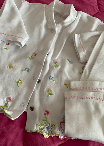 Nakışlı Beyaz Bebek Kız Takımı - Görsel 2