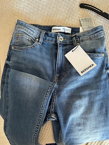 38 Beden Bershka slim kot