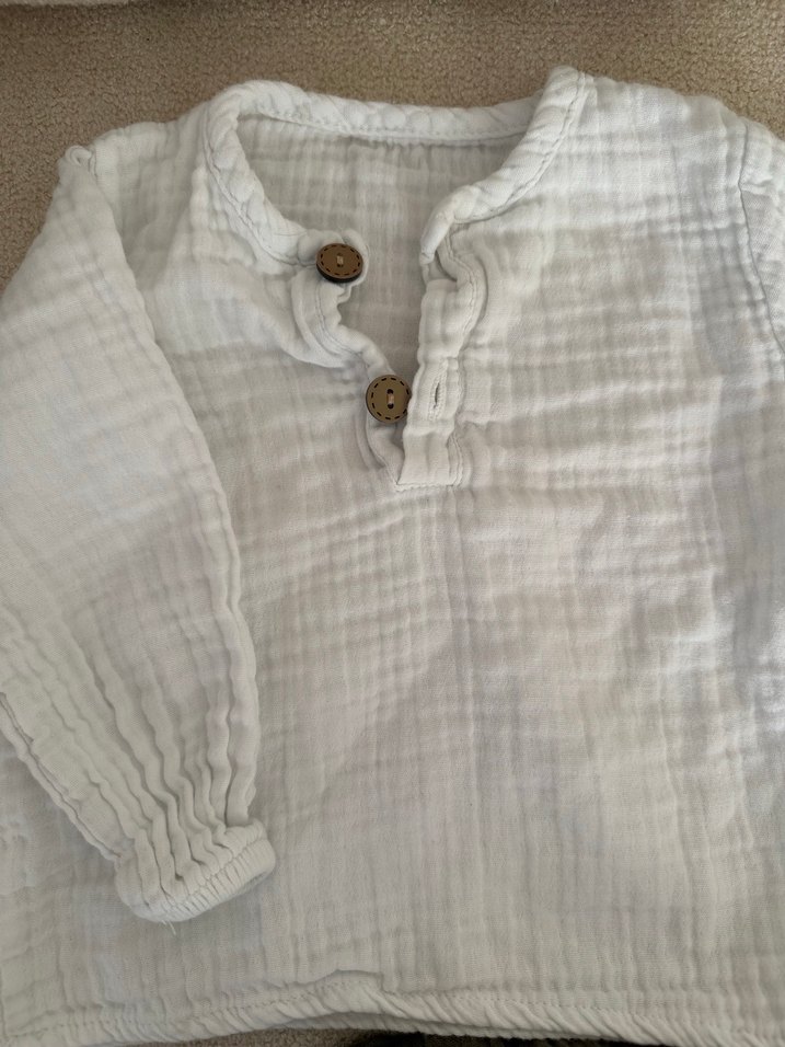 Uzun Kollu Düğmeli Beyaz Bebek Takımı - Görsel 2