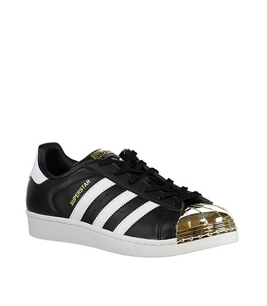 Adidas süperstar gold detaylı.
