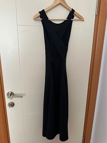 Zara sırt dekoltelı elbise