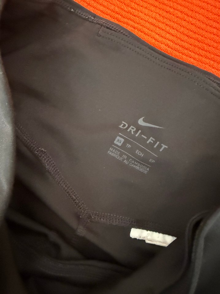 Nike Siyah Yüksek Bel Spor Tayt — görsel 2/5