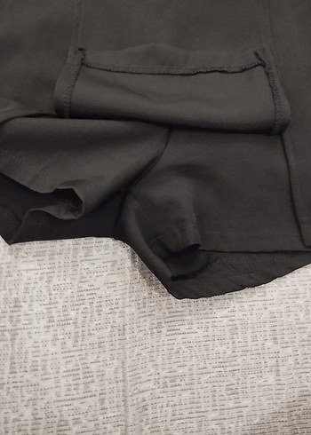 Kadın Siyah Piliseli Midi Kumaş şort - Görsel 2