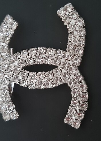 Beden Chanel Broş