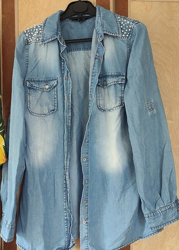 Taşlı Yaka Detaylı Mavi Denim Gömlek