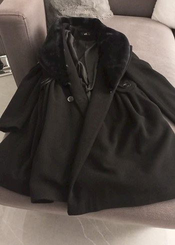 siyah Midi Kadın Kaban - Peluş Detaylı - Görsel 3