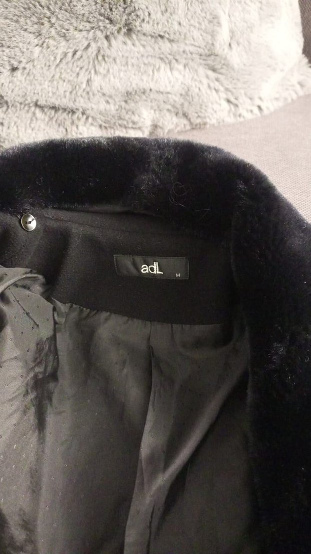 siyah Midi Kadın Kaban - Peluş Detaylı - Görsel 2