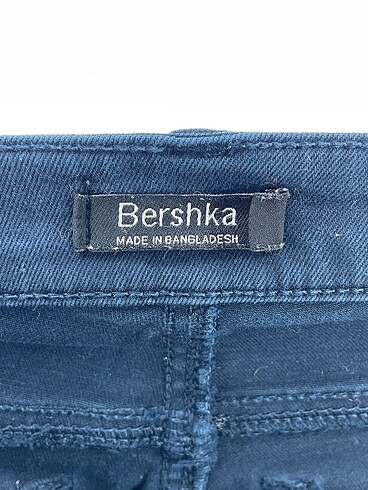34 Beden çeşitli Renk Bershka Jean / Kot %70 İndirimli.