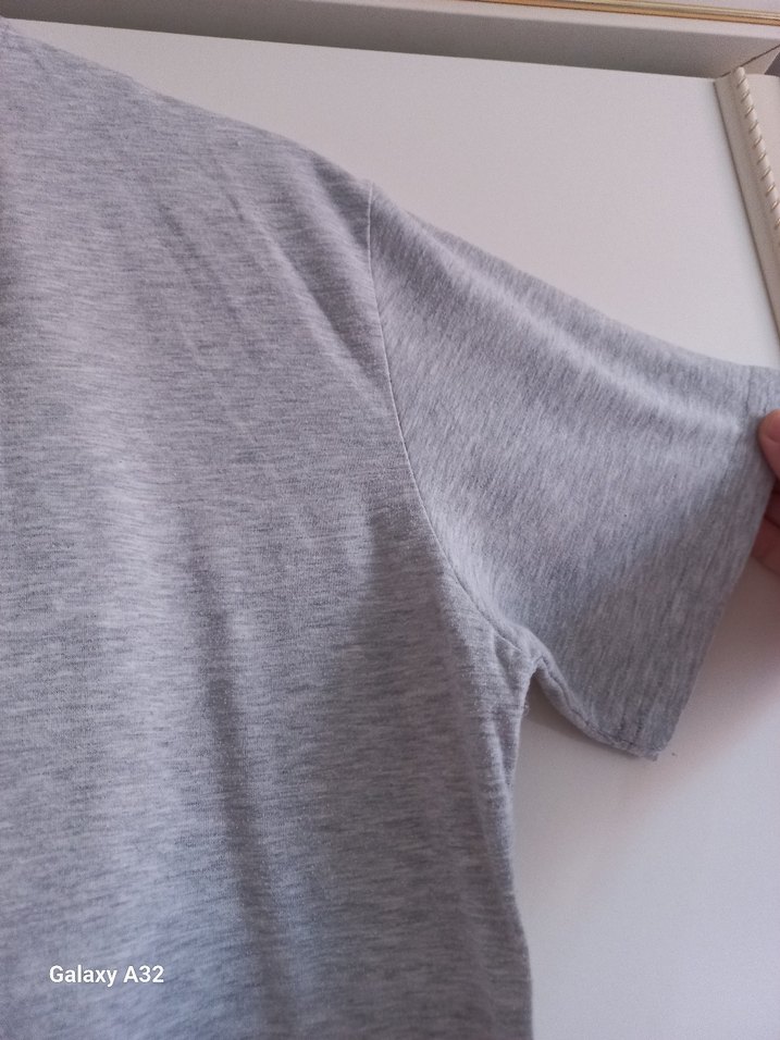 Gri V Yaka Kısa Kollu Hamile Tişörtü - Görsel 5