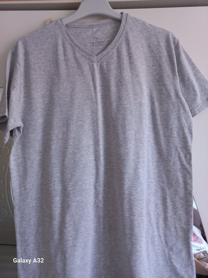 Gri V Yaka Kısa Kollu Hamile Tişörtü - Görsel 3