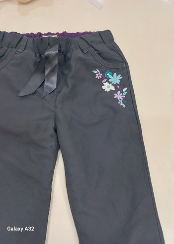 Nakışlı Kemerli Kız Pantolonu - Görsel 3