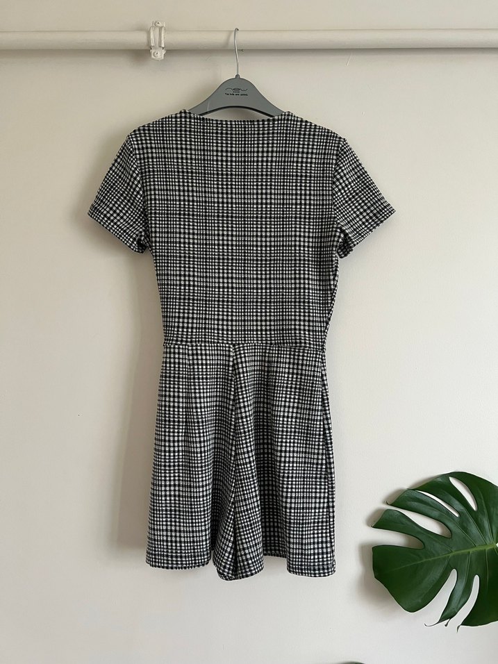 Siyah Beyaz Kareli Kadın Kısa Tulum - Görsel 2