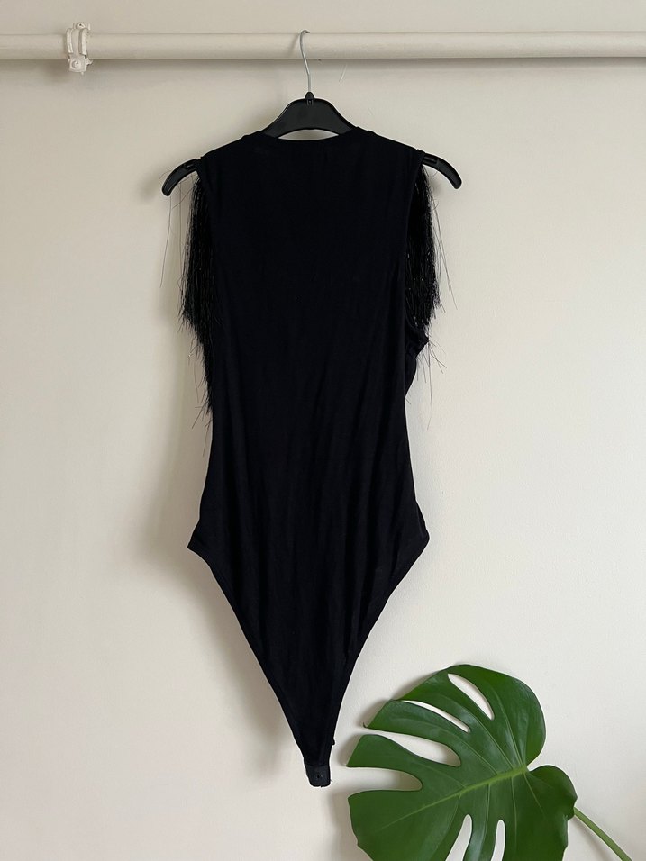 Püsküllü Siyah Çıtçıtlı Body - Görsel 3