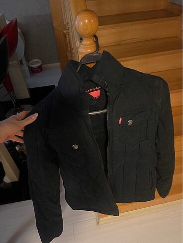 Levis Siyah mont