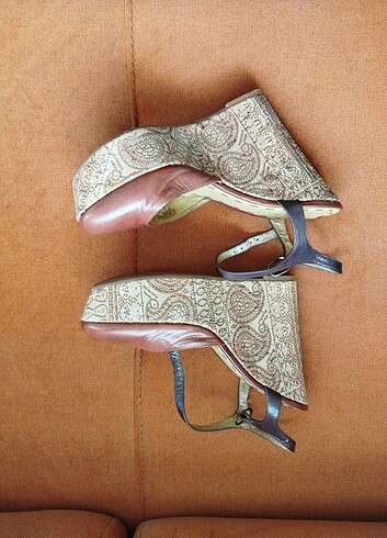 Nine west