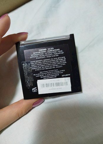 NYX Parlatıcı Bej Pudra - Görsel 2