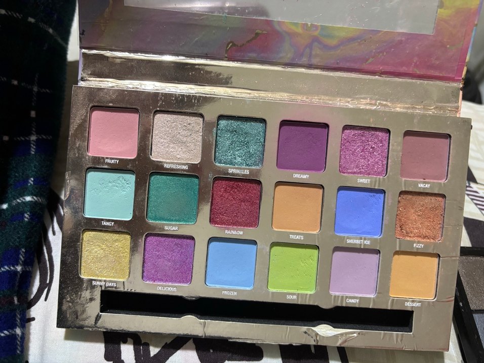 Çok Renkli Koyu Göz Farı Paleti - Görsel 2