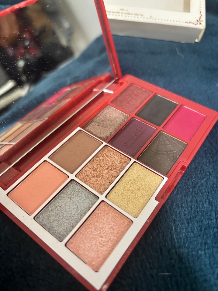 Revolution Truly Sinful Bordo Far Paleti - Görsel 2