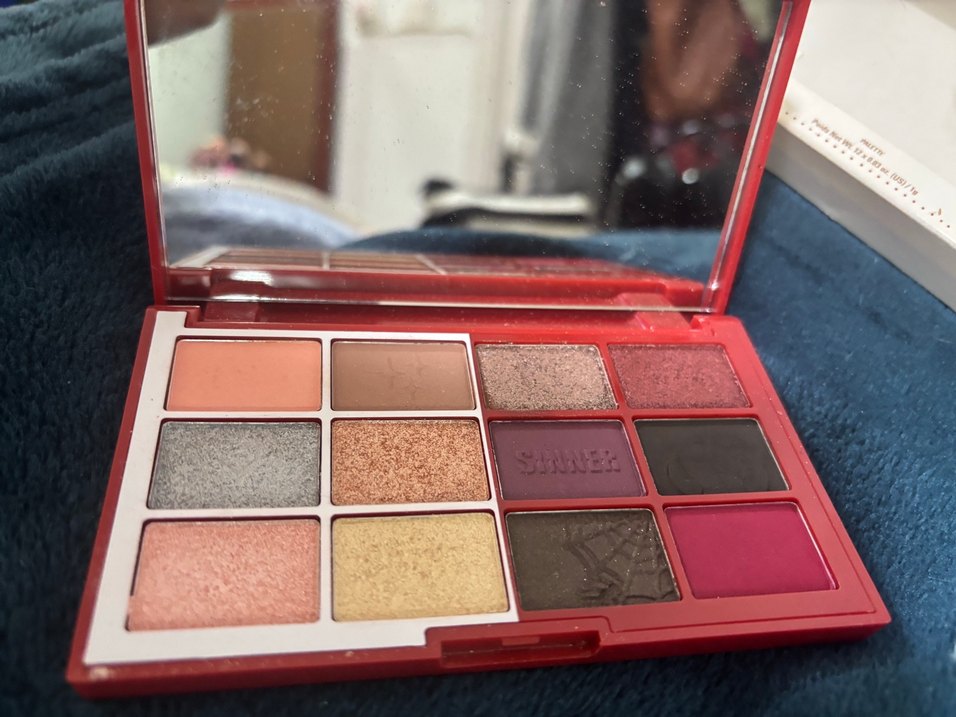 Revolution Truly Sinful Bordo Far Paleti - Görsel 4