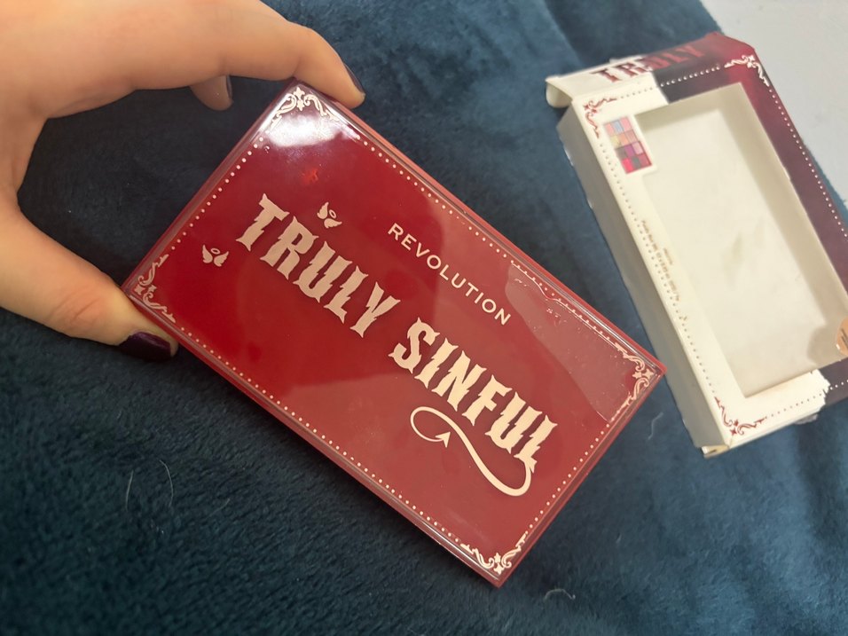 Revolution Truly Sinful Bordo Far Paleti - Görsel 5