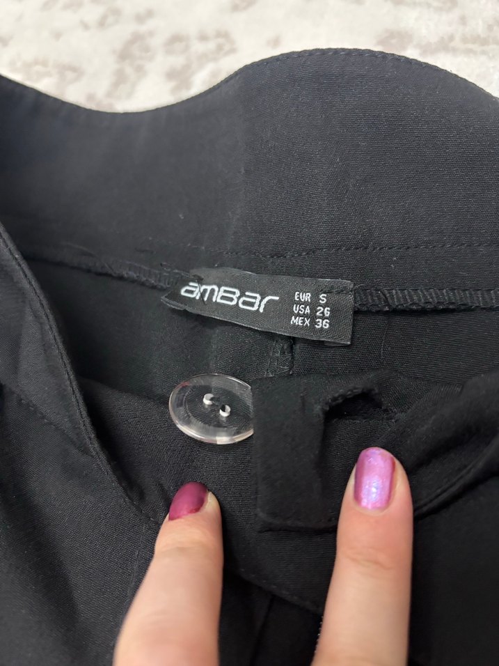 Siyah Kemerli Rahat Kesim Kadın Kumaş Pantolon - Görsel 4