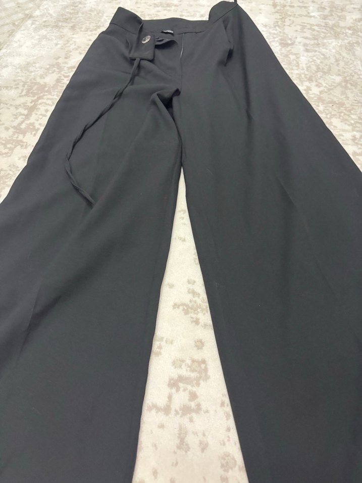 Siyah Kemerli Rahat Kesim Kadın Kumaş Pantolon - Görsel 2