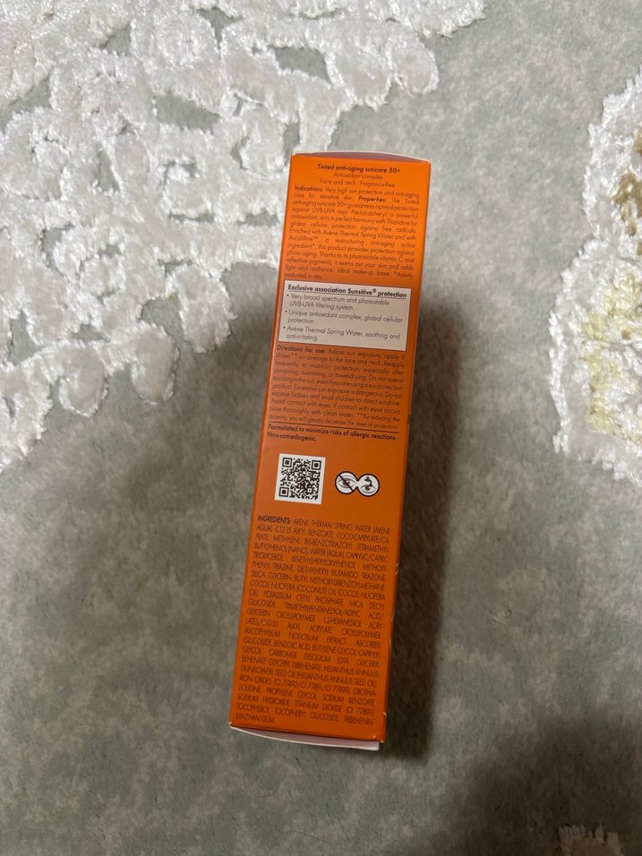 Avene SPF 50+ Anti-Aging Tonlu Güneş Kremi - Görsel 3