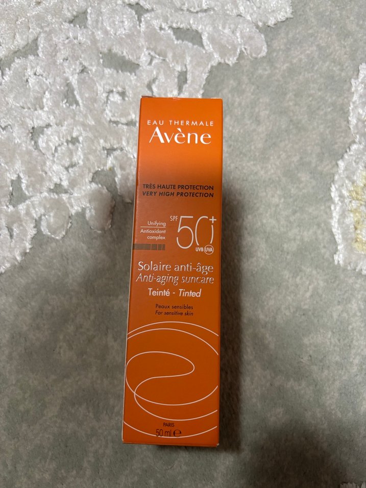 Avene SPF 50+ Anti-Aging Tonlu Güneş Kremi - Görsel 2