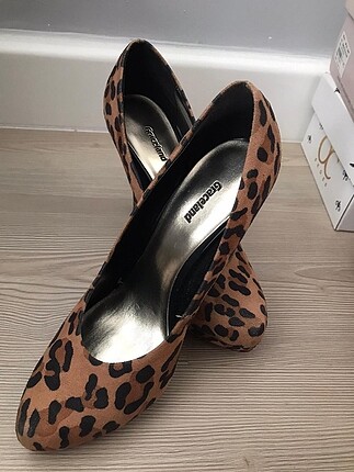Leopar stiletto