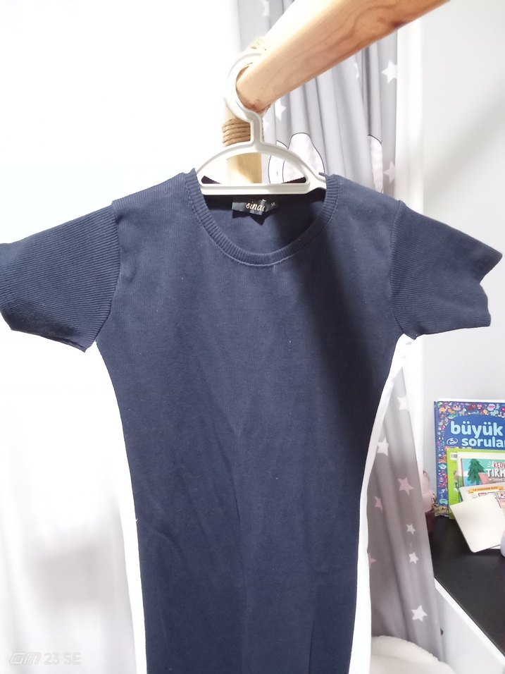 Siyah Beyaz Yan Şeritli Midi Elbise - Görsel 2