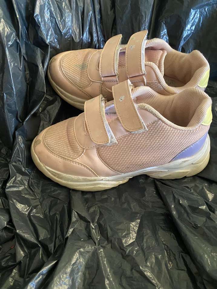 Kız Çocukları İçin Bej Cırt Cırtlı Spor Ayakkabı - Görsel 2