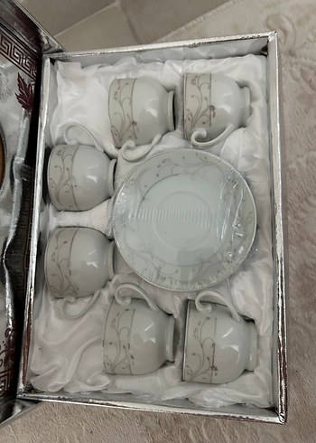 Beden Gri Desenli Beyaz Porselen Fincan Takımı