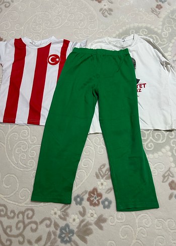 Erkek Çocuk Beyaz Baskılı Sweatshirt ve Yeşil Eşofman - Görsel 4