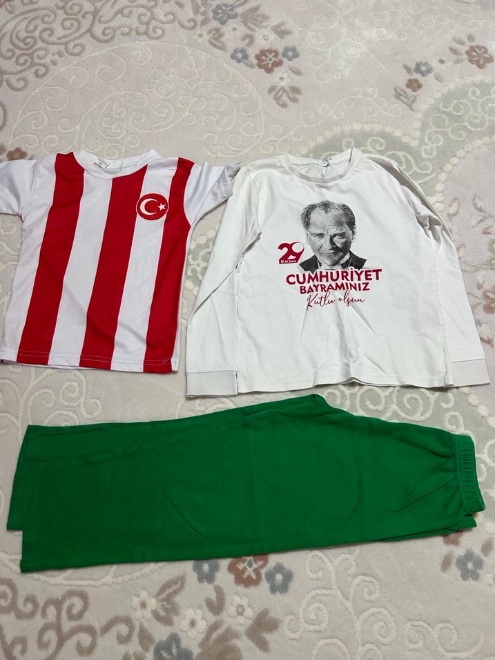 Erkek Çocuk Beyaz Baskılı Sweatshirt ve Yeşil Eşofman - Görsel 3