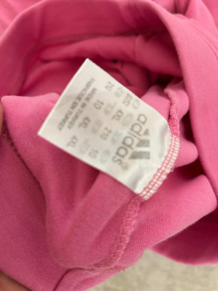 Beyaz V Yaka Tişört ve Pembe Eşofman Altı - Görsel 4