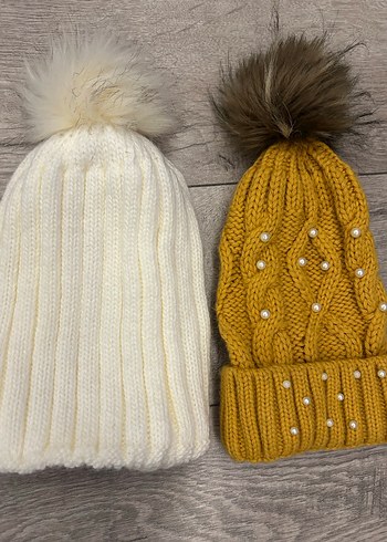 Kadın Beyaz Örgü Bere Ponponlu - Görsel 2