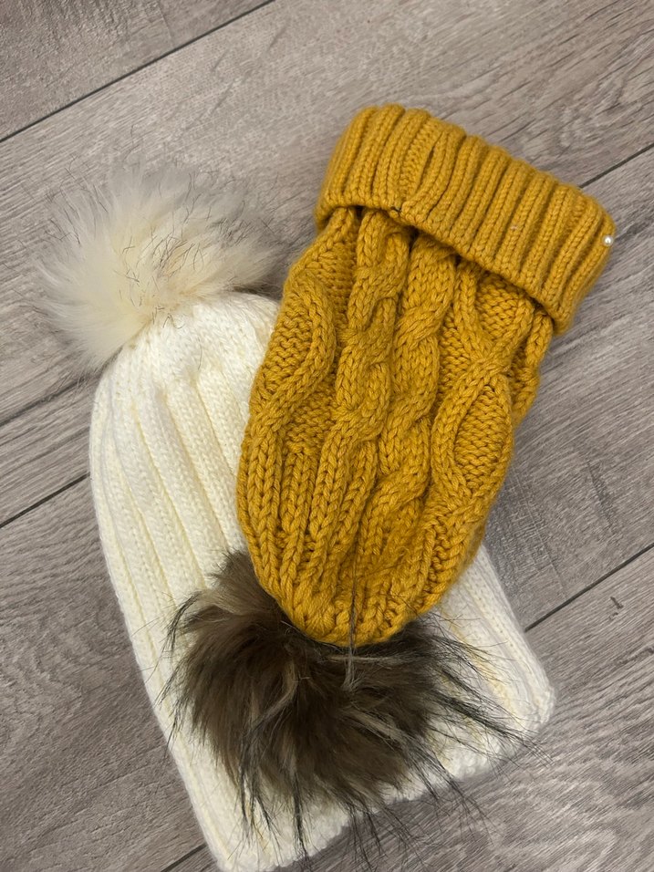 Kadın Beyaz Örgü Bere Ponponlu - Görsel 4