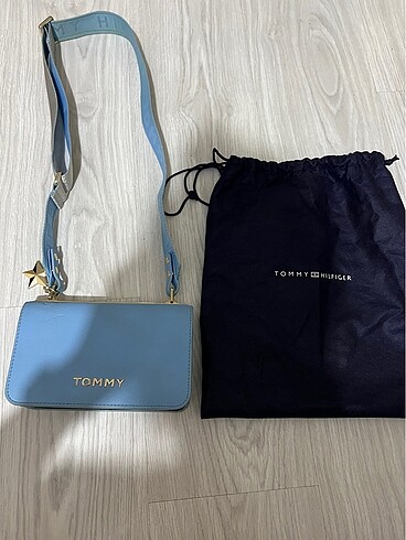 Tommy Hilfiger çanta